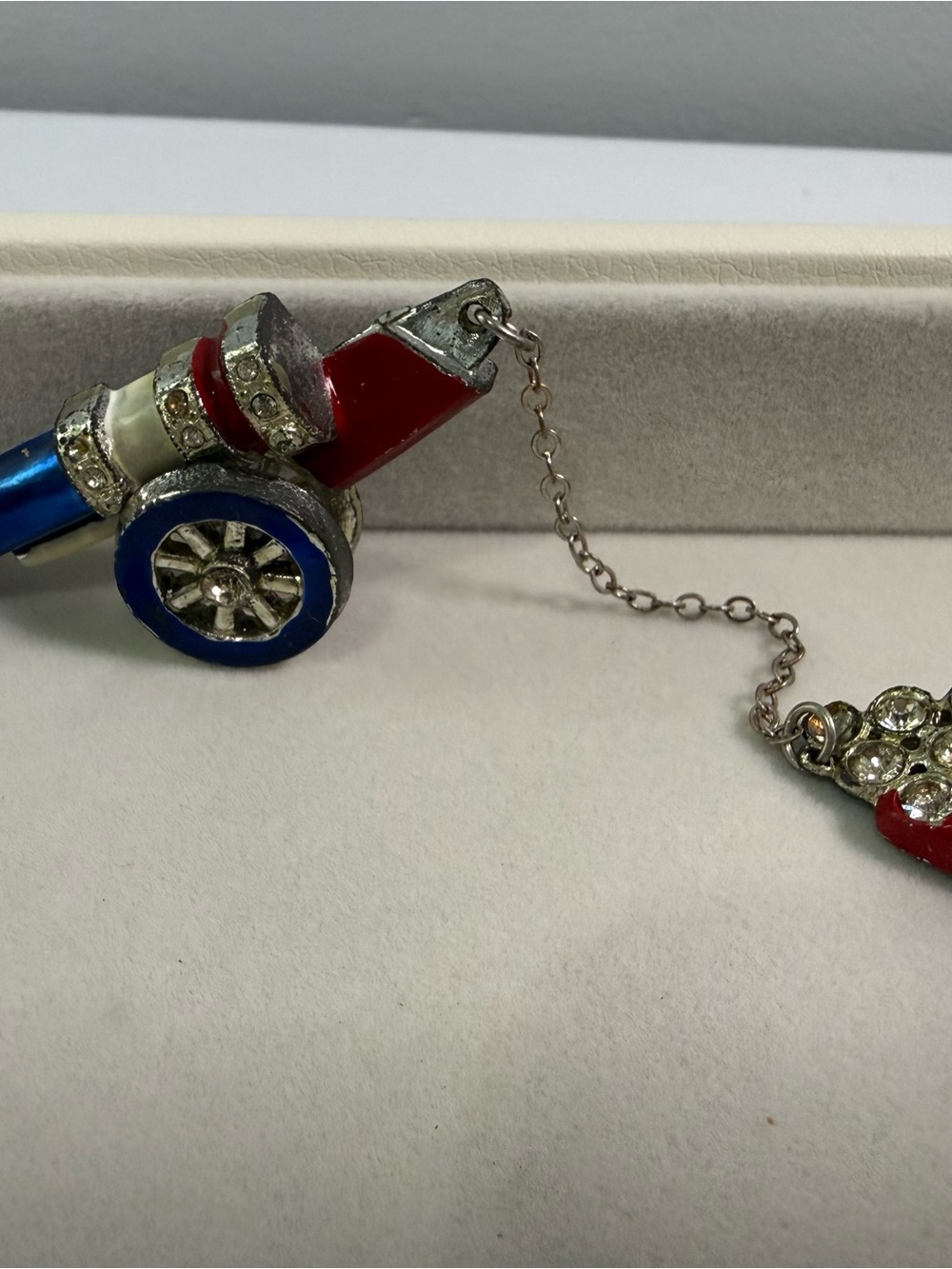 WW2 1940s Vintage Patriotic Chatelaine Cannon Brooch Silver Enamel Rhinestone